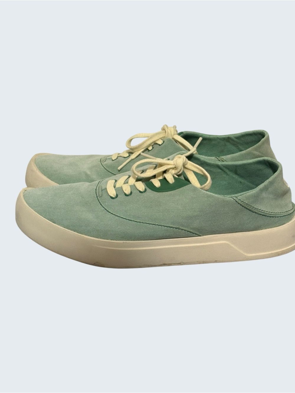 OluKai Men's Tradewind sneakers featuring a versatile convertible slip-on heel - Picture 4 of 7